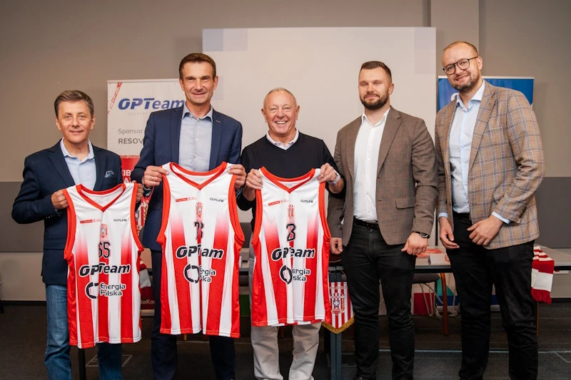 podpisanie_umowy_sponsorskiej_miedzy_opteam_a_resovia_basketball_rzeszow.jpg