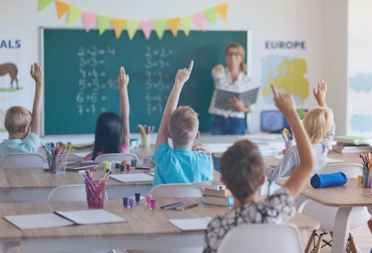 E-legitymacja. O nowych obowiązkach i związanych z nimi wyzwaniach w obszarze edukacji
